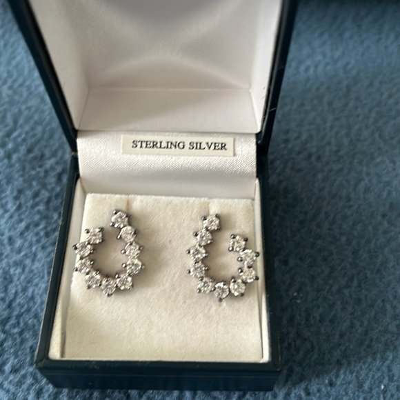 -Gorgeous Sterling Silver Earrings With CZ Stones - Picture 3 of 4